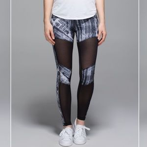 (Sold) Lululemon Hot to Street Pant 6 (High Rise!)